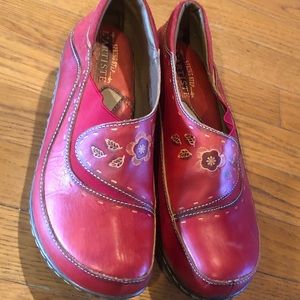 L'Artiste by Spring Step Women's Chino Red Leather Clogs, size 38 EU, 7 US